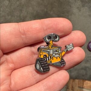 Disney WALL-E Enamel Pin - Yellow and Gray